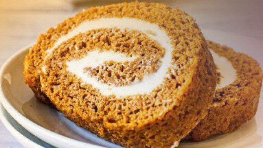 Step-by-Step Guide to Creating the Ultimate Pumpkin Cake Roll with Creamy Filling
